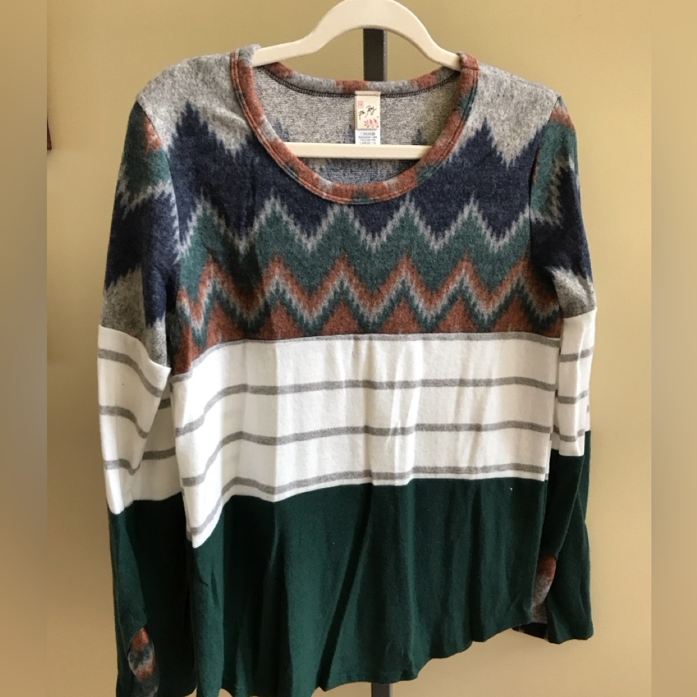 7th Ray NWT Top Terry White Green Striped Size medium Large
